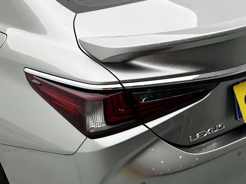 Lexus Lexus ES 2021