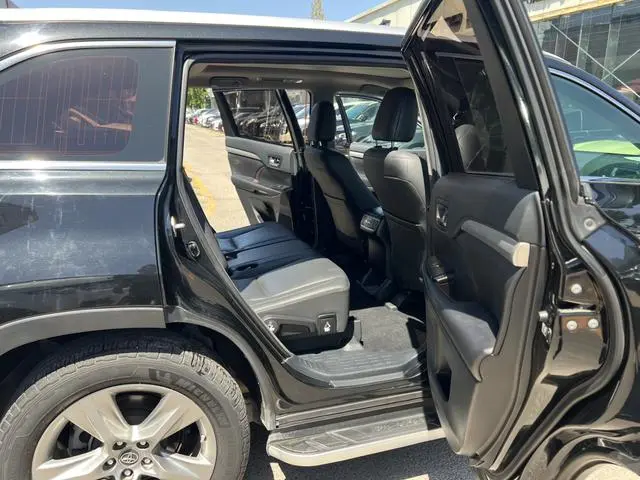 TOYOTA Highlander 2.0T four-wheel drive deluxe edition 7-seater Country V