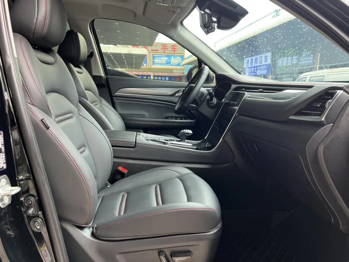 GAC Trumpchi GS4 PLUS 390T automatic Nebula version