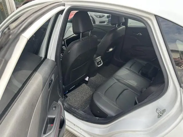 Chevrolet Cruze RS 330T Automatic Fun Version