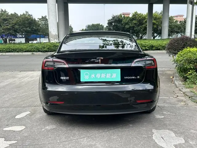Tesla Model 3 Upgraded version of standard battery life rear drive