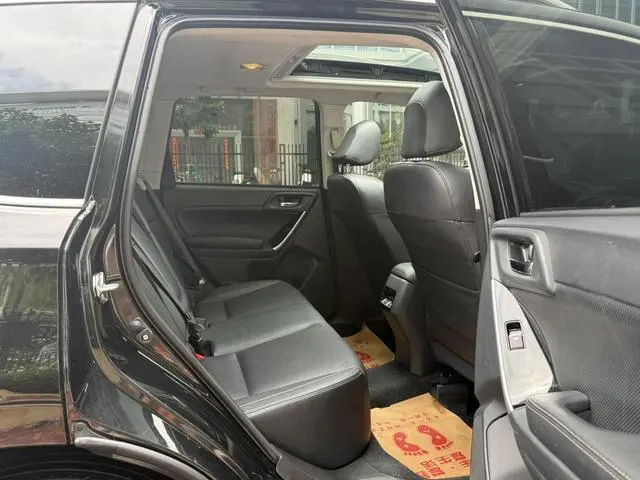 Subaru FORESTER Forester 2.5i Premium Navigation Version