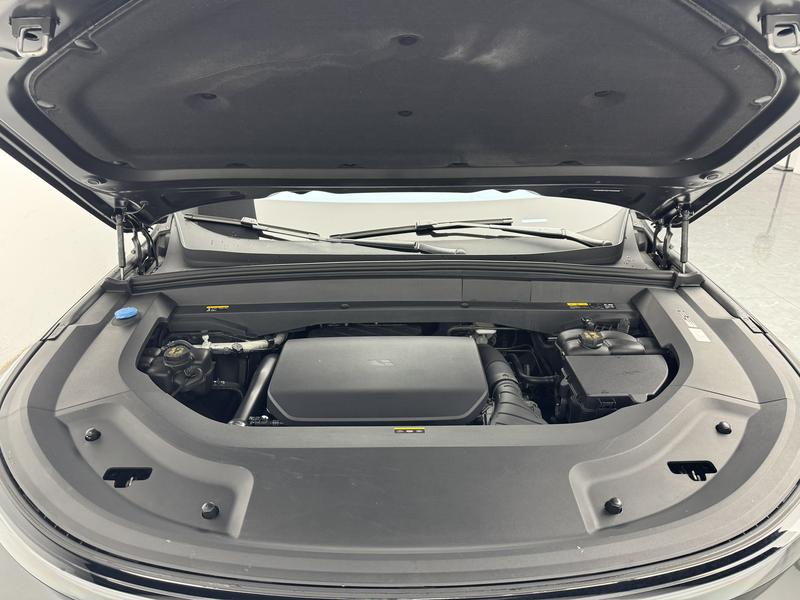 Li Auto Ideal L8 2023