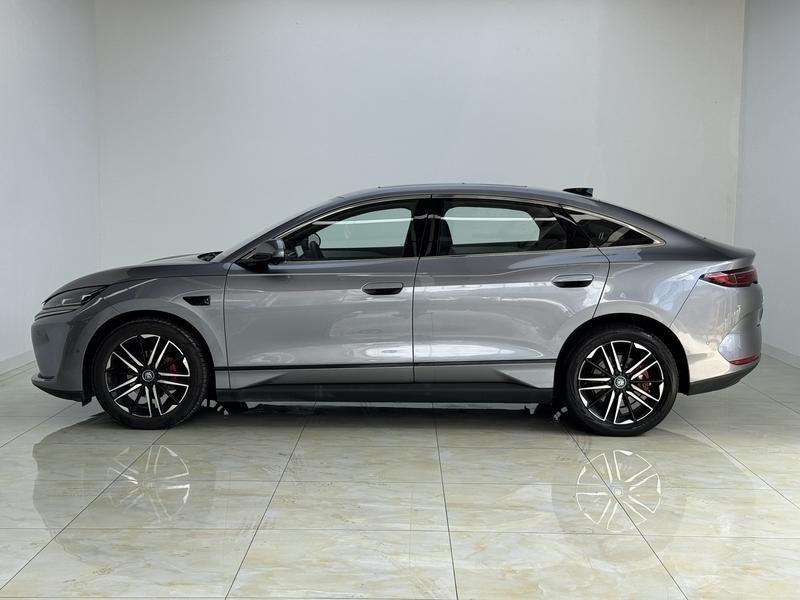 BYD Qin L EV 2025