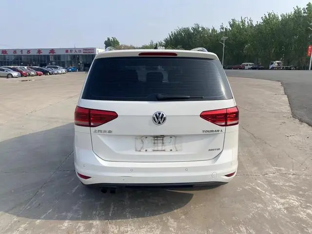 Volkswagen Touran L 280TSI Automatic Shuya Version