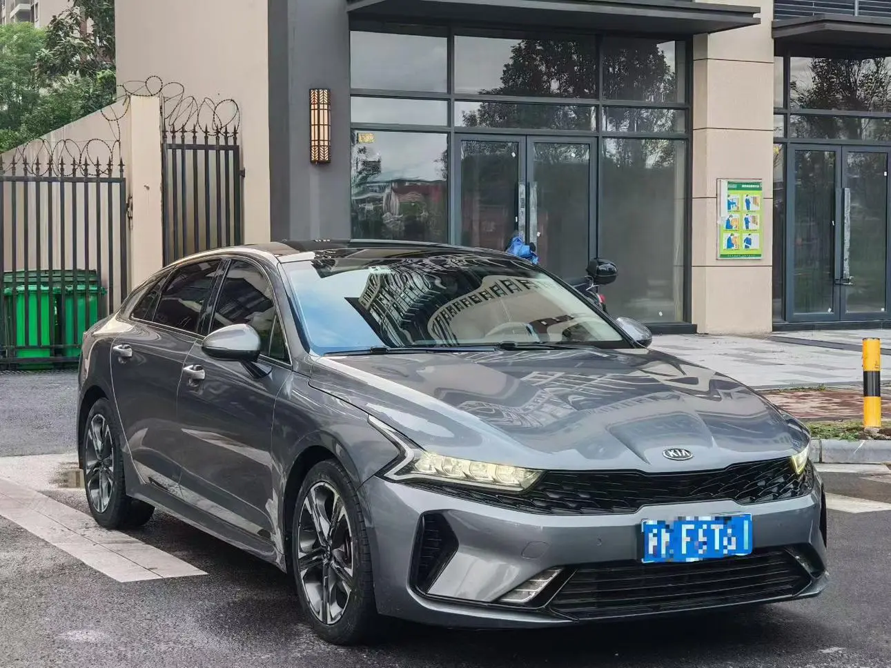 Kia Kia K5 270T CVVD Deluxe Edition