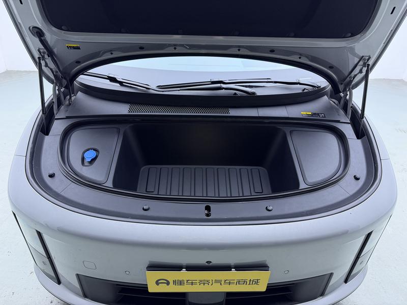 Li Auto Ideal i6 2025