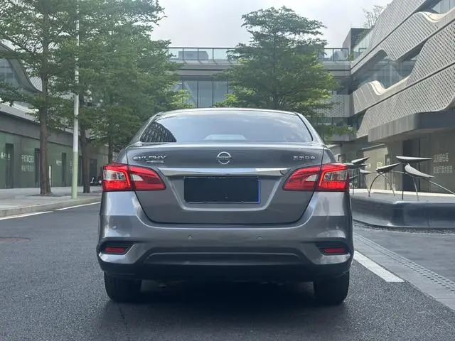 Nissan Xuan Yi Classic 1.6 XE CVT Comfort Edition