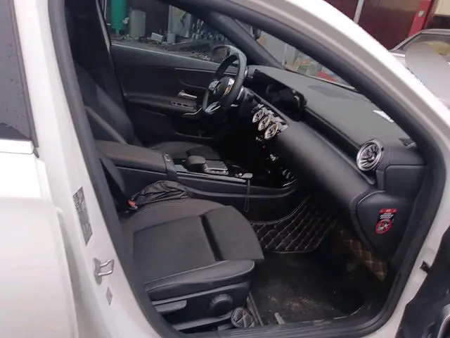 Mercedes-Benz Mercedes-Benz A-class Second facelift A 200 L sports sedan fashion version