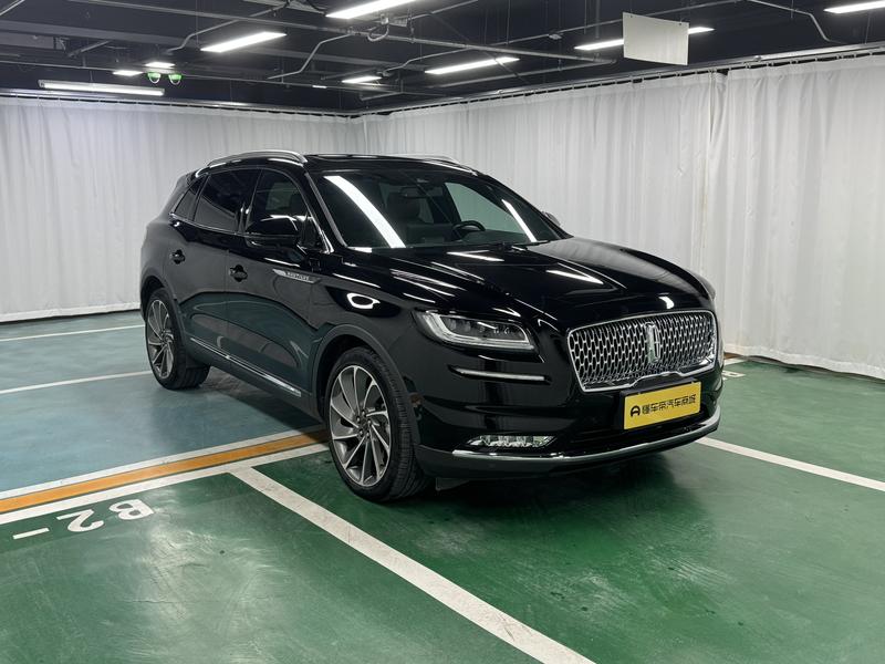 Lincoln Voyager 2021