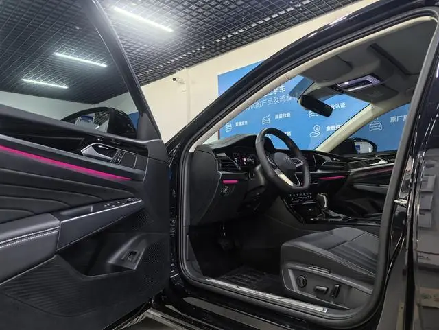 Volkswagen Passat Outstanding 380TSI Longyao Edition