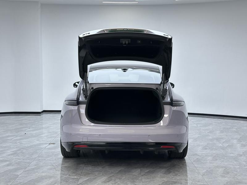 NIO NIO ET5 2025