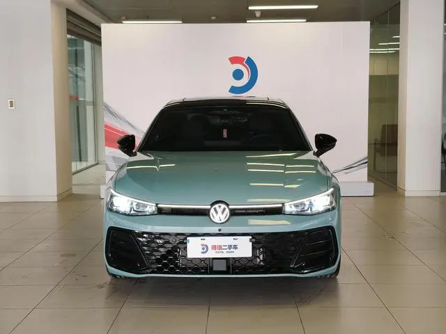 Volkswagen Passat 380TSI Ultimate Edition