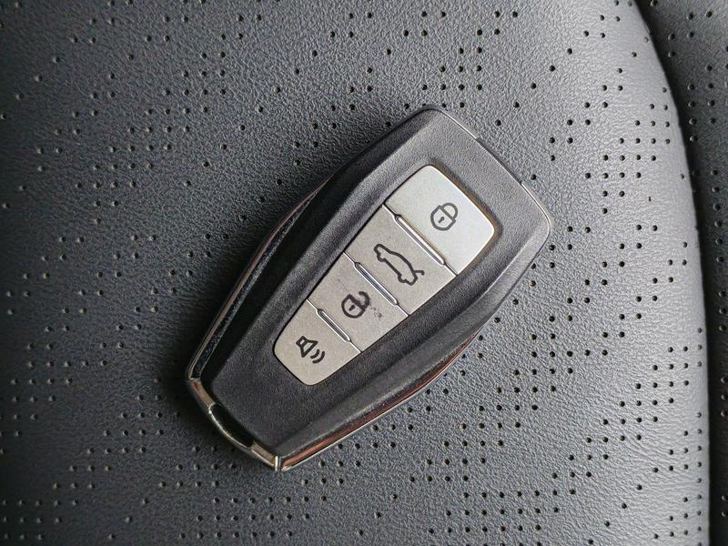 Geely Emgrand 2023