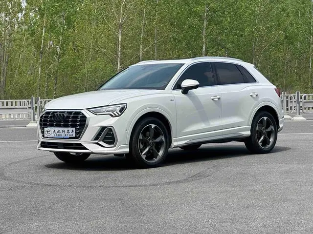 Audi Audi Q3 35 TFSI aggressive and elegant type