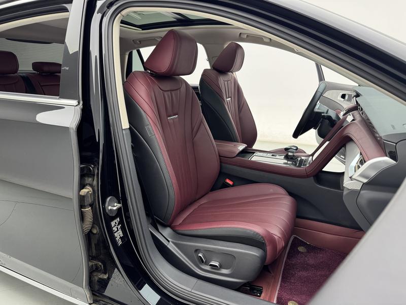 Hongqi Red Flag H5 2024
