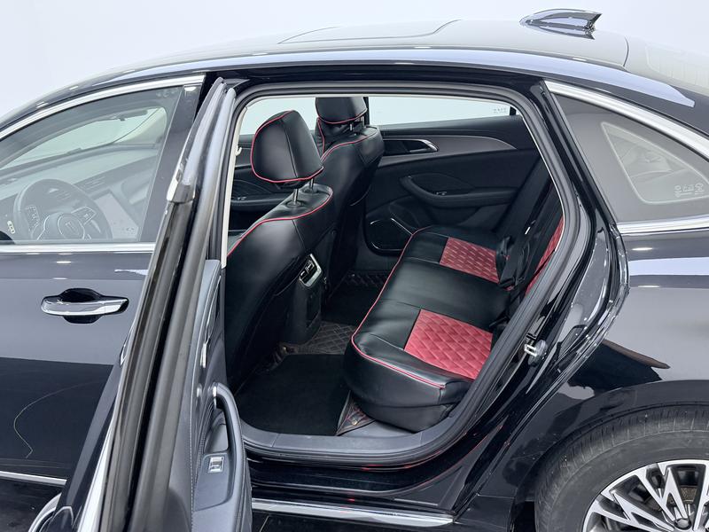 Hongqi Red Flag H5 2024