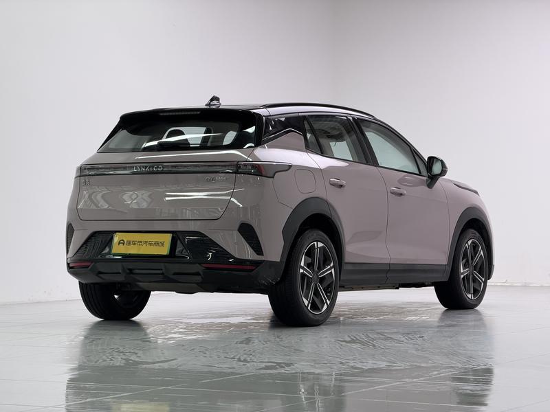 Lynk & Co Lynk&Co 06 EM-P 2024