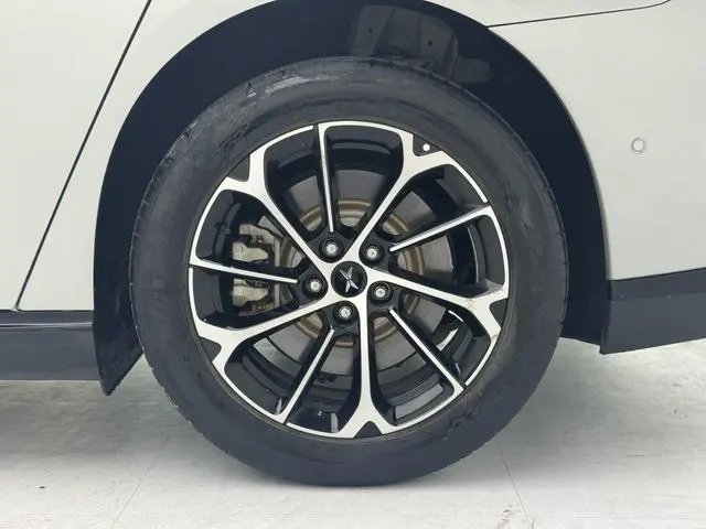 Xpeng Xiaopeng P7 625E
