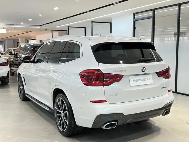 BMW BMW X3 xDrive30i leading M sports suit