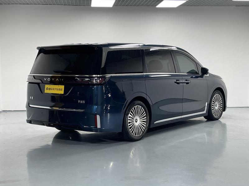 Voyah Lantu Dreamer PHEV 2025