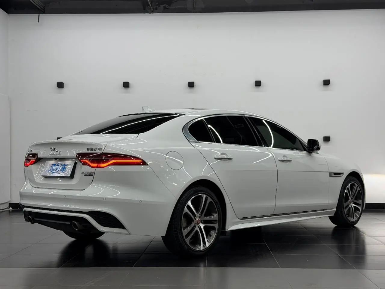 Jaguar Jaguar XEL 2.0T 200PS R-DYNAMIC S Enterprising Sports Edition