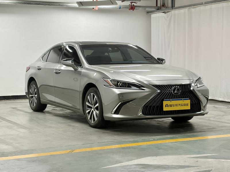 Lexus Lexus ES 2020
