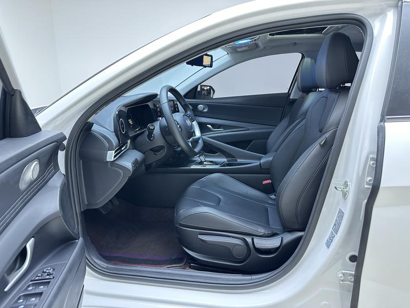 Hyundai Elantra 2023