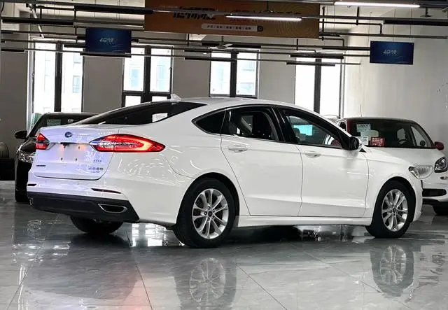 Ford Mondeo EcoBoost 200 intelligent control Fashion type country V