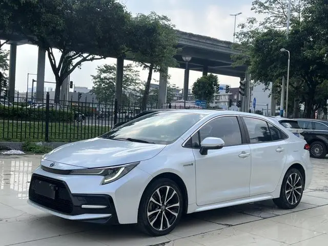 TOYOTA Lei Ling Dual engine 1.8H E-CVT sports version