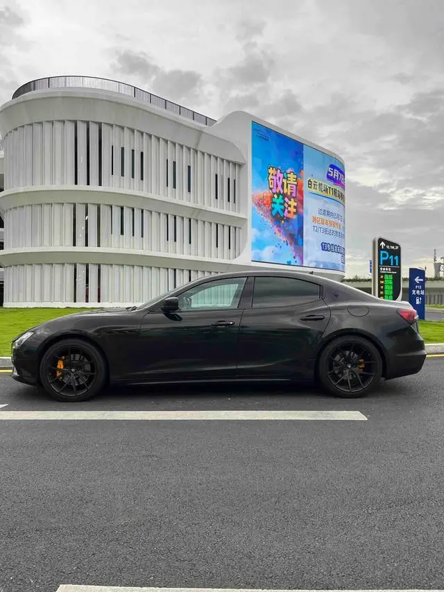 Maserati Ghibli 3.0T Standard Edition
