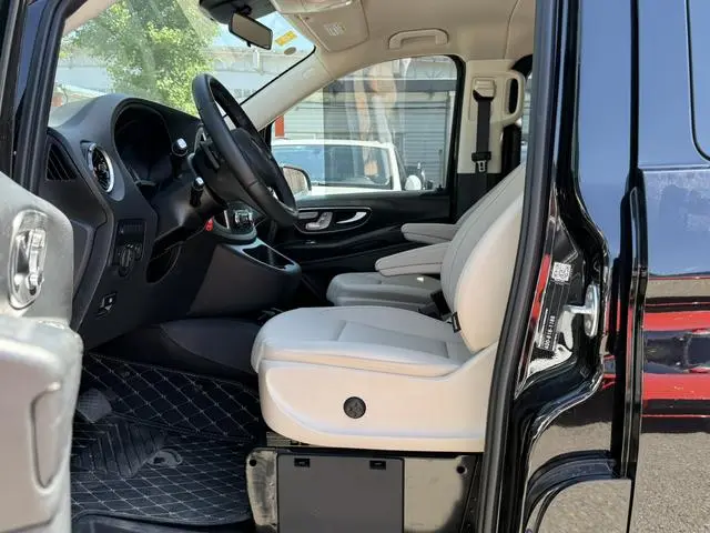 Mercedes-Benz Vito 2.0T Business Edition 7 Seats