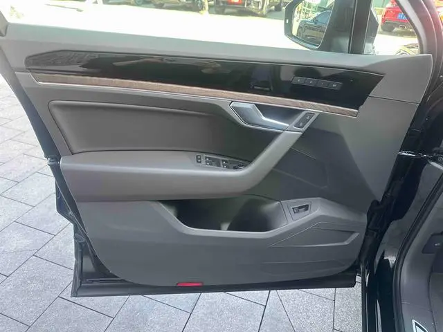 Volkswagen Touareg 3.0 TSI Ruixiang Edition Yao Black Sports Suit