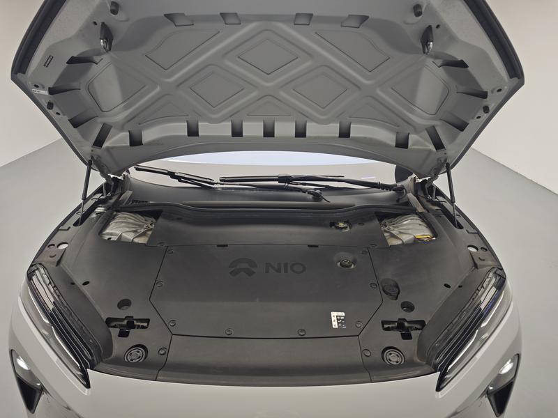 NIO NIO ET5 2022