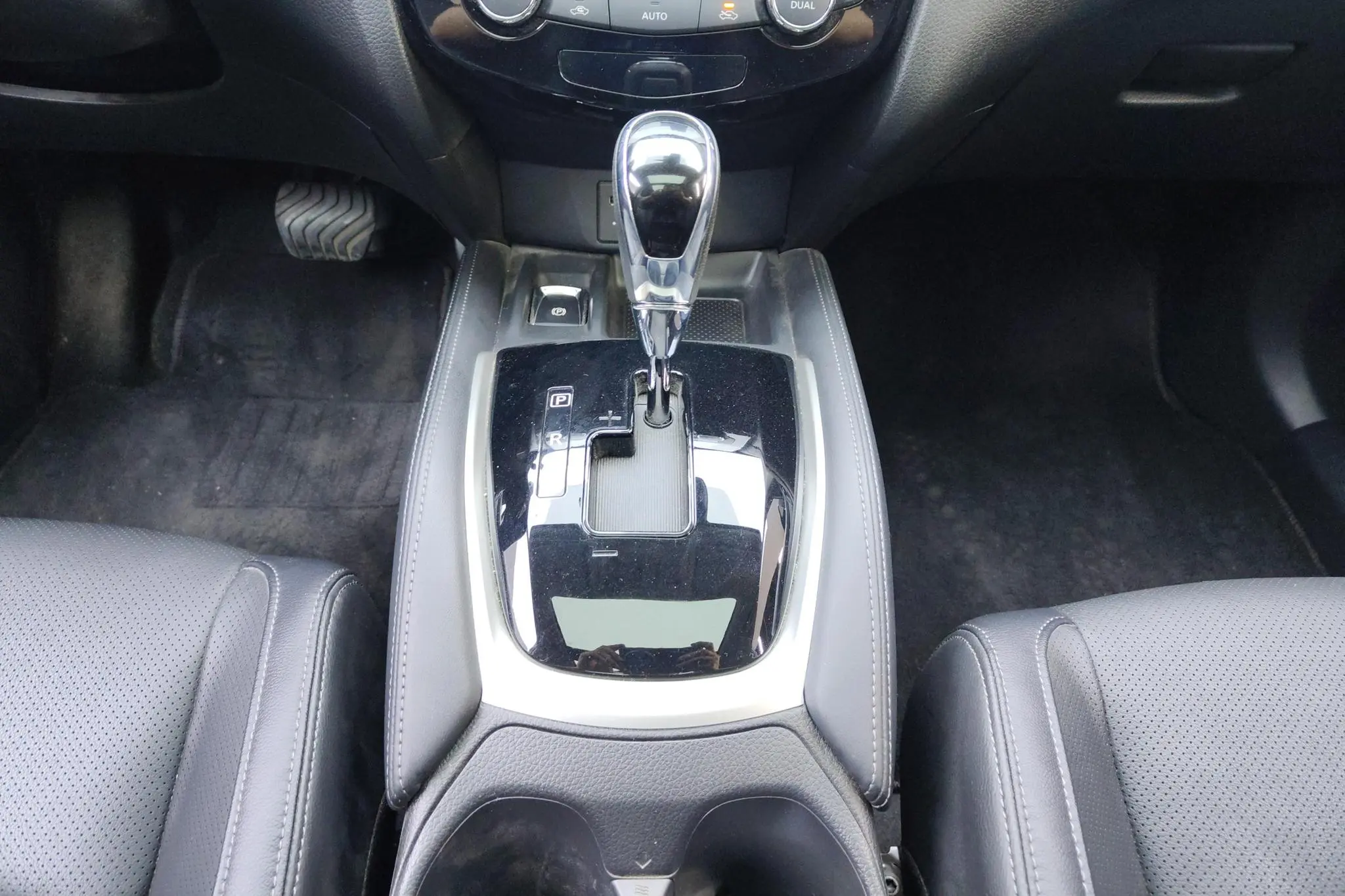 Nissan Qijun 2.0L CVT Zhilian Comfort Edition 2WD