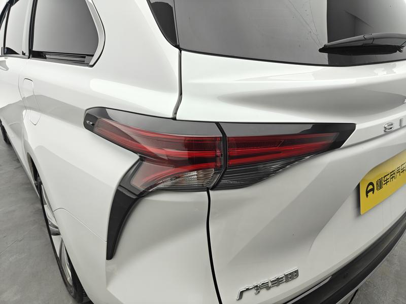 Toyota Sienna 2023