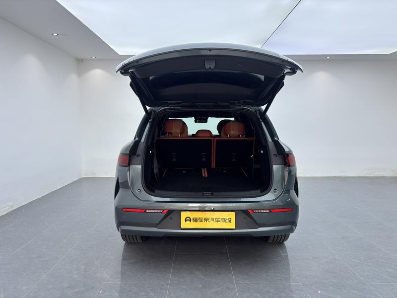 BYD Tang L DM 2025