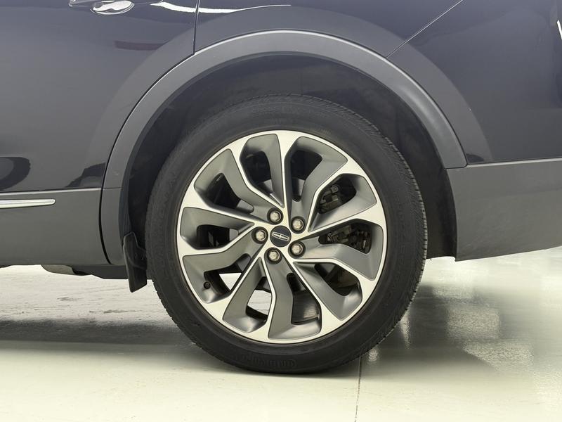 Lincoln Voyager 2021