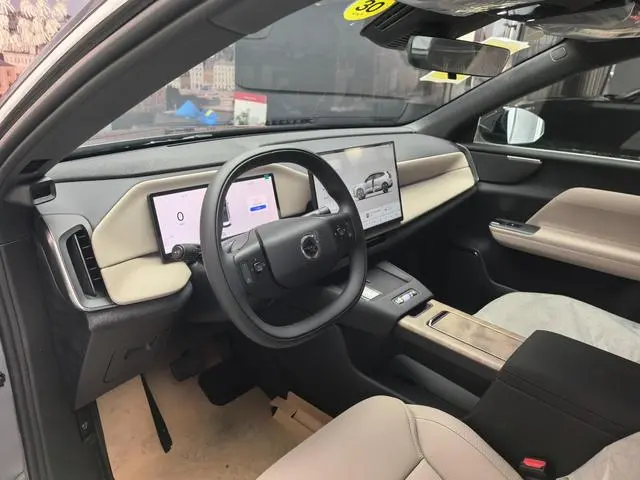 Volvo Volvo XC70 Four-wheel drive, long battery life Core