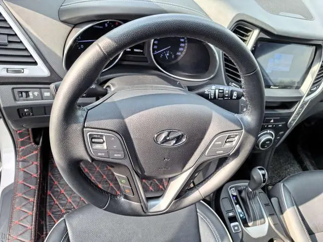 Hyundai Shengda 2.0T automatic four-wheel drive intelligent 7-seater