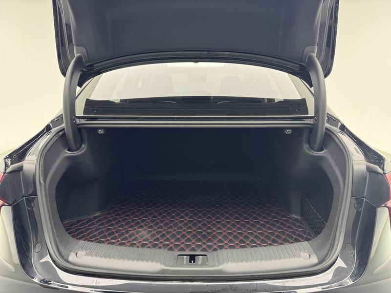 Hongqi Red Flag H5 2024
