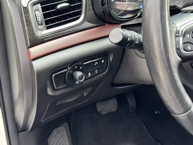 GAC Trumpchi GS8 320T two-wheel drive luxury Zhilian Edition 7 seats