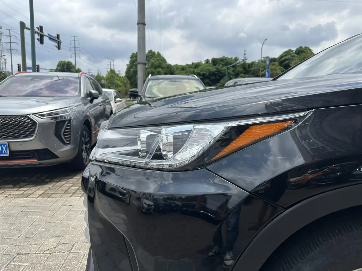 TOYOTA Highlander 2.0T two-wheel drive Elite Edition 5 seats