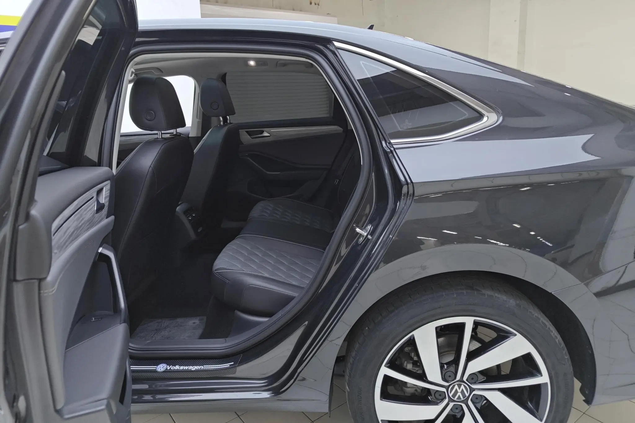 Volkswagen Sagitar 300TSI DSG Beyond Edition