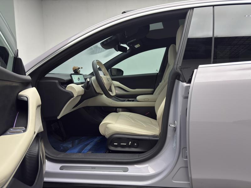 NIO NIO ET5 2025