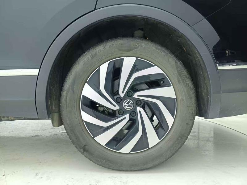 Volkswagen Tiguan L 2022