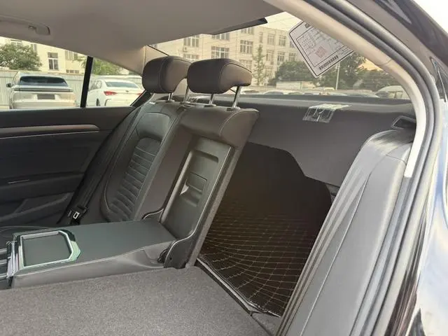 Volkswagen Magotan 330TSI DSG Luxury