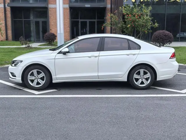 Volkswagen Lingdu 230TSI DSG Fashion Edition