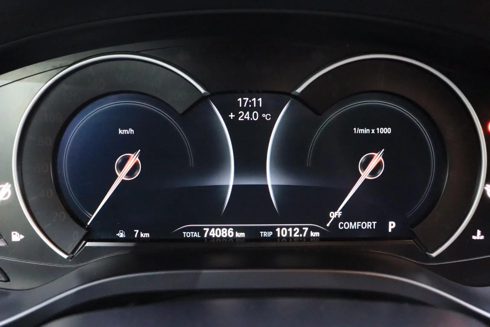 BMW BMW X4 xDrive25i M sports suit