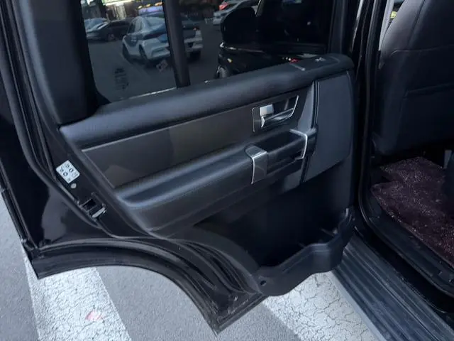 Land Rover discover 3.0 SC Yao Black Collector's Edition HSE